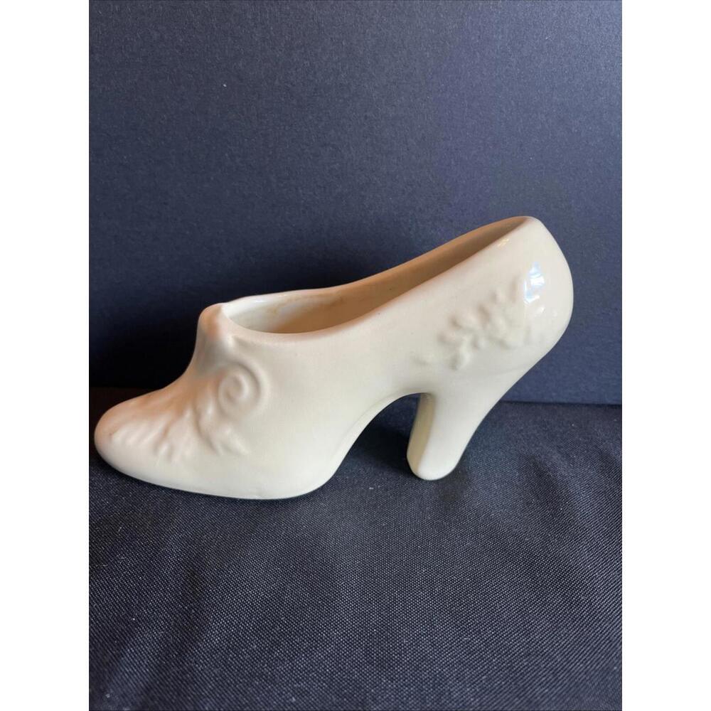 Shawnee USA Pottery Ladies High Heeled Pump Shoe Planter Ivory Yellow